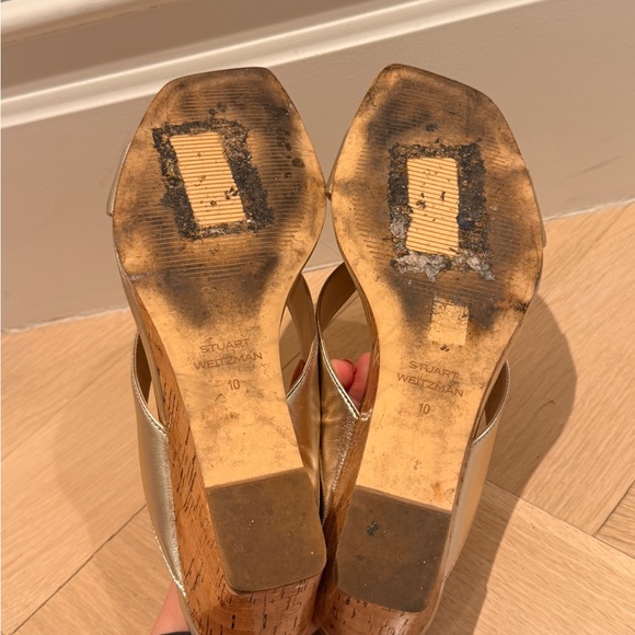 Stuart Weitzman Miami 50 Leather Wedge Sandal in Platino Gold - Picture 4 of 5